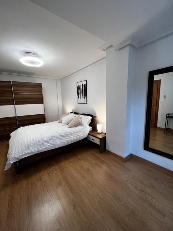 Beach Apartment อาลิกันเต ภายนอก รูปภาพ